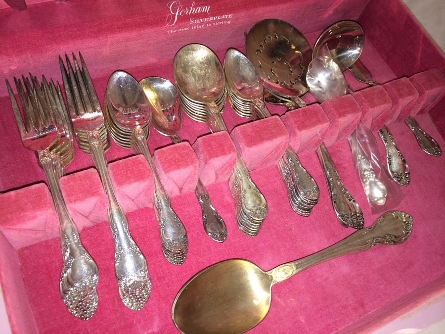 Gorham Silverplate 'New Elegance' Pattern [Photo 5]