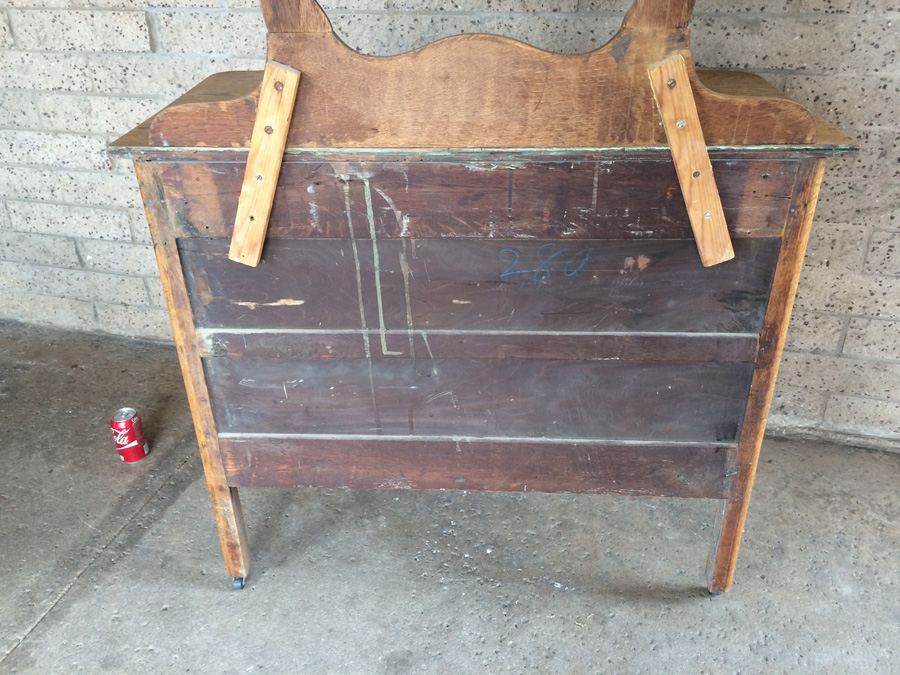 Quarter Sawn Oak Dresser with Pivot Beveled Mirror [Photo 20]