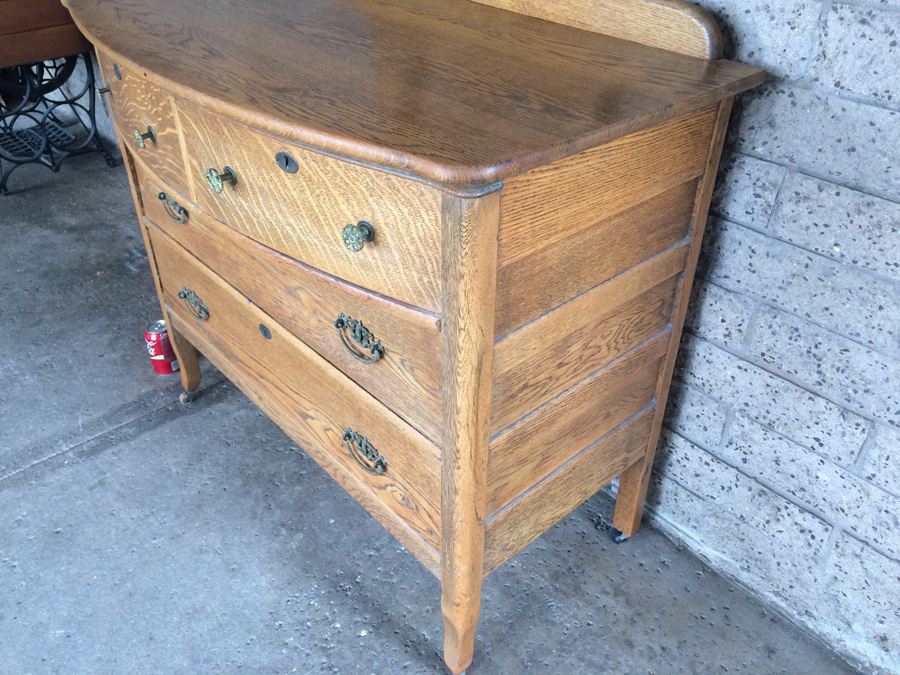 Quarter Sawn Oak Dresser with Pivot Beveled Mirror [Photo 13]