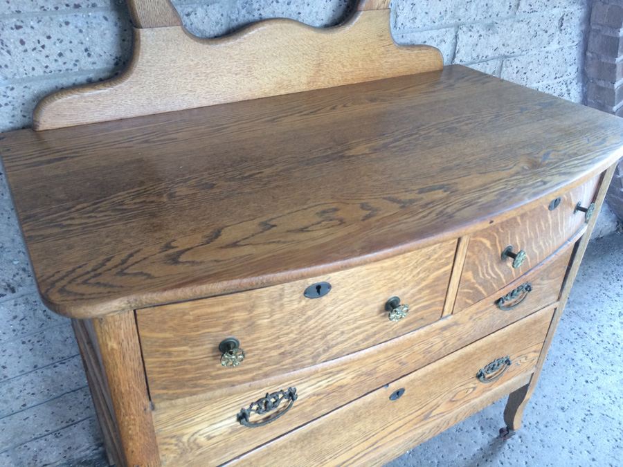 Quarter Sawn Oak Dresser with Pivot Beveled Mirror [Photo 4]