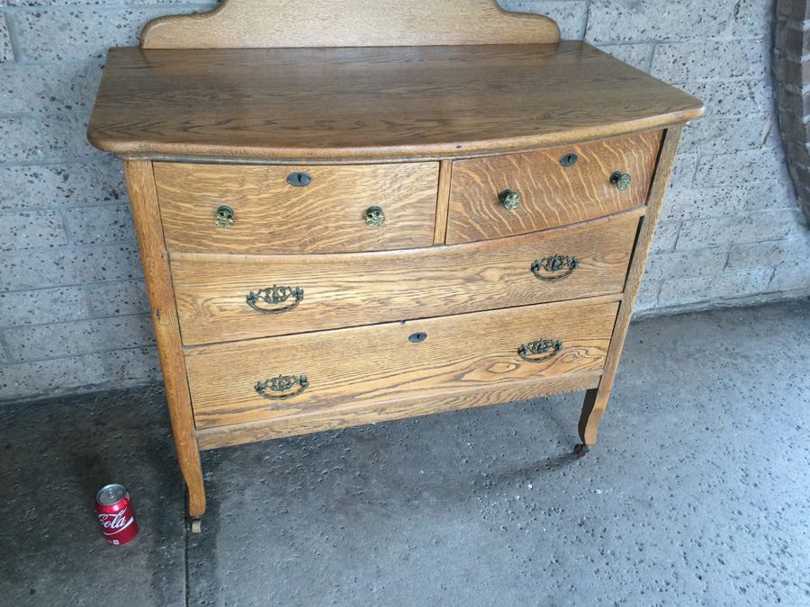 Quarter Sawn Oak Dresser with Pivot Beveled Mirror [Photo 2]