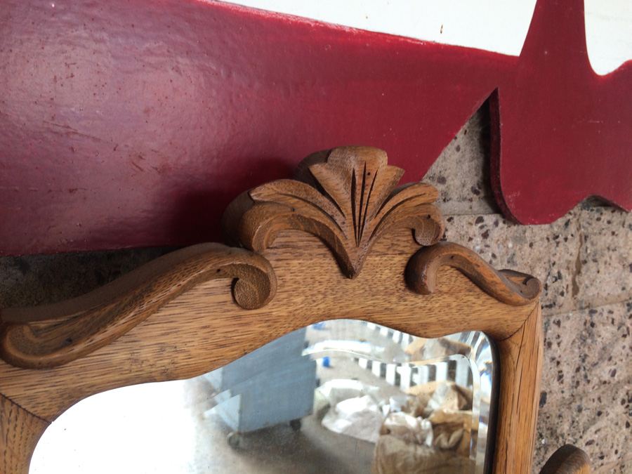 Quarter Sawn Oak Dresser with Pivot Beveled Mirror [Photo 8]