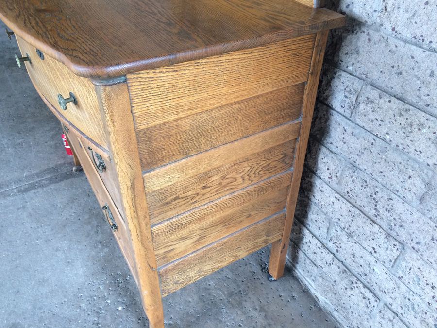Quarter Sawn Oak Dresser with Pivot Beveled Mirror [Photo 14]
