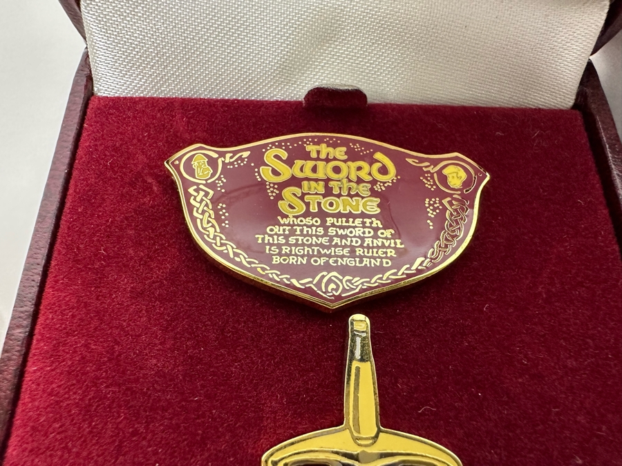 Disney Trading Pin The Sword In The Stone With Box A.P. [Photo 6]