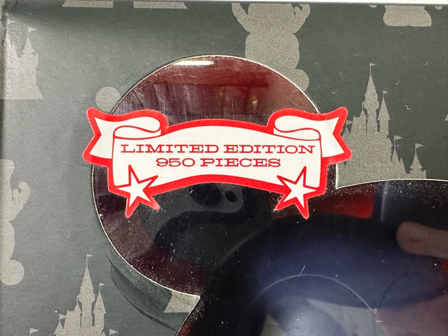 Vintage Walt Disney Disneyland Theme Park Merchandise Vinylmation 9' Collectible Vinyl Mickey Mouse Figure Limited Edition Of 950 Pieces New In Box With Disney Trading Pin [Photo 6]