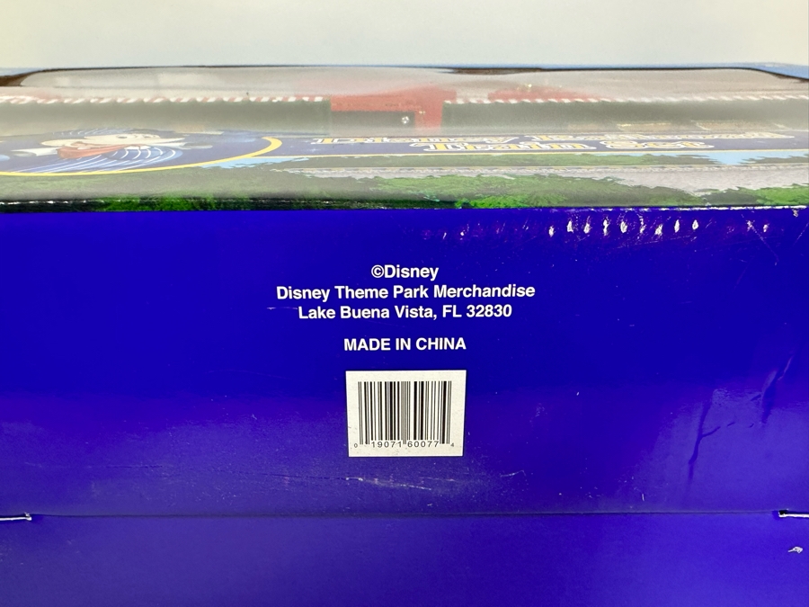 Vintage Disney Railroad Train Set Sold At Disneyland Resort New In Box Excellent Condition 25W X 18.5H X 6.5D [Photo 15]