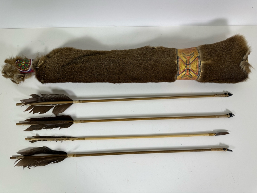 Vintage Arrows 29L With Decorated Deer Skin Quiver [Photo 3]