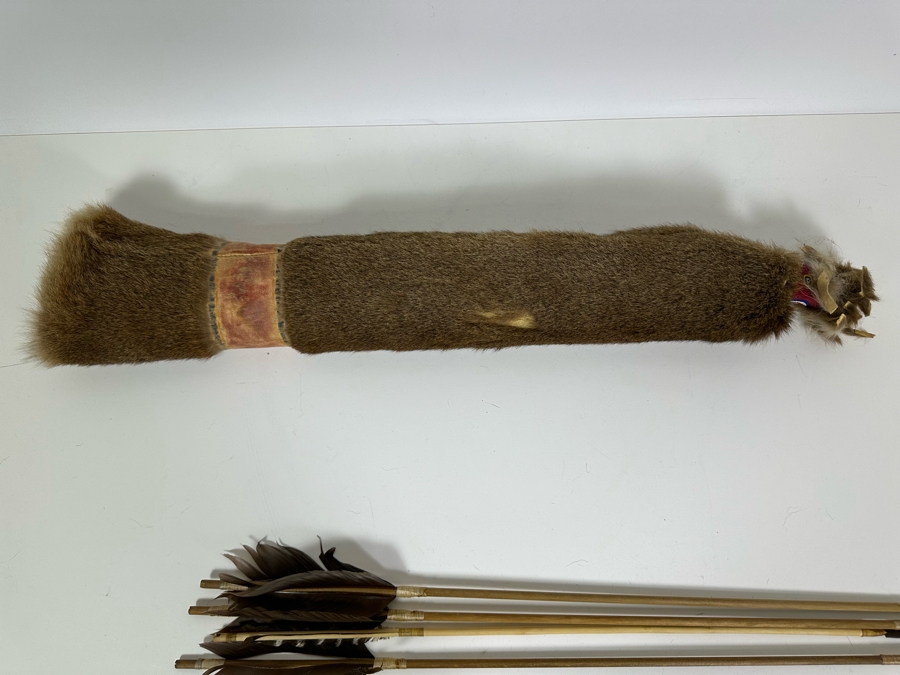 Vintage Arrows 29L With Decorated Deer Skin Quiver [Photo 12]