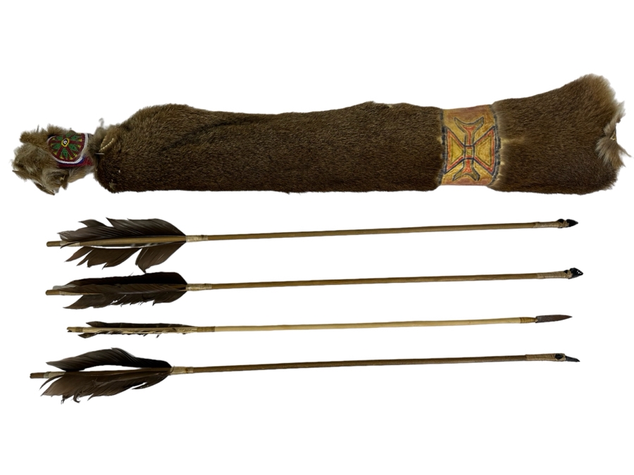 Vintage Arrows 29L With Decorated Deer Skin Quiver [Photo 1]
