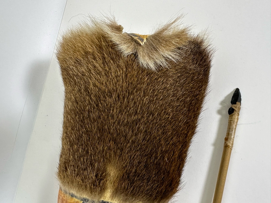 Vintage Arrows 29L With Decorated Deer Skin Quiver [Photo 6]