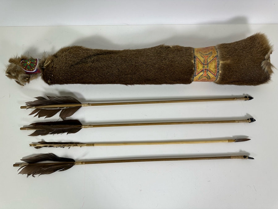 Vintage Arrows 29L With Decorated Deer Skin Quiver [Photo 2]