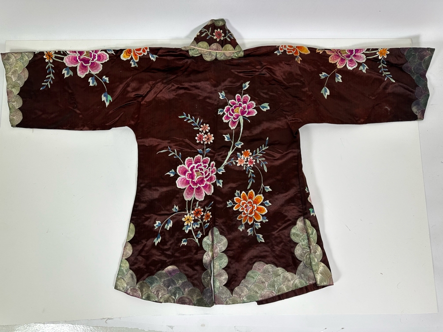 Small Vintage Chinese Silk Embroidered Jacket - See Photos 40.5W X 24L [Photo 5]