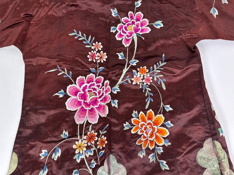 Small Vintage Chinese Silk Embroidered Jacket - See Photos 40.5W X 24L [Photo 6]