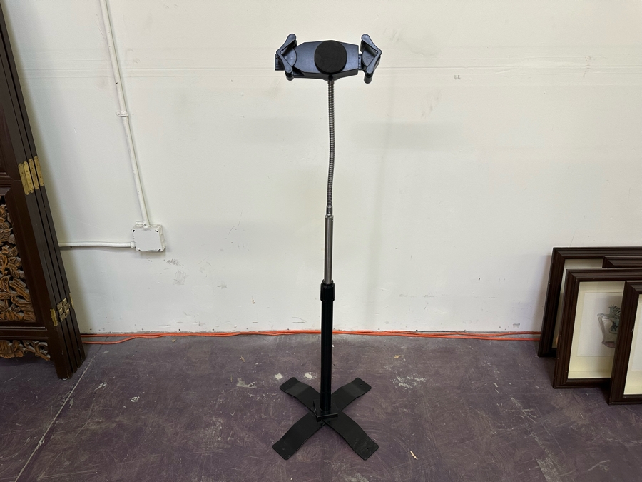 CTA Digital Adjustable Gooseneck Floor Stand For Tablets [Photo 2]