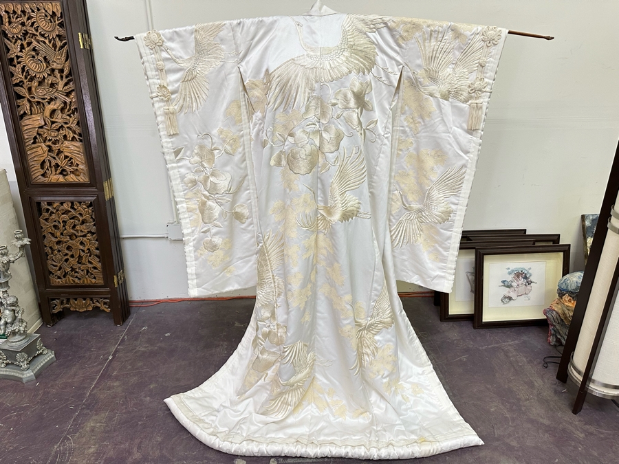 Stunning Vintage White & Gold Brocade Hand Embroidered Japanese Stork Wedding Kimono 52W X 77L [Photo 14]