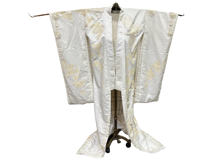 Stunning Vintage White & Gold Brocade Hand Embroidered Japanese Stork Wedding Kimono 52W X 77L [Photo 2]