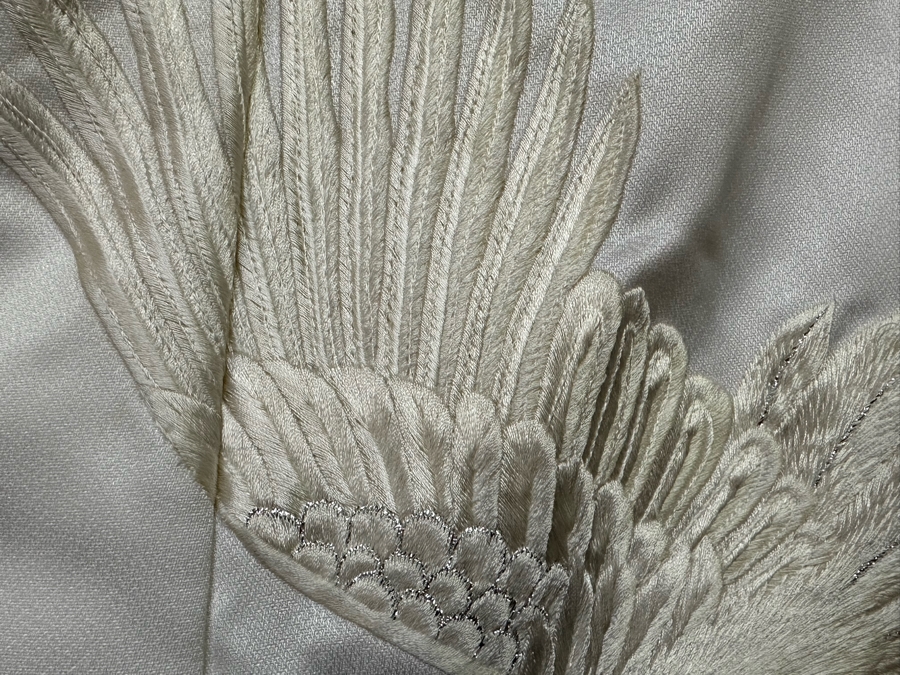 Stunning Vintage White & Gold Brocade Hand Embroidered Japanese Stork Wedding Kimono 52W X 77L [Photo 8]
