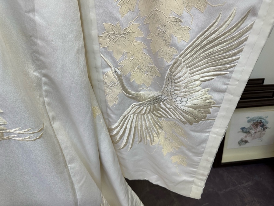 Stunning Vintage White & Gold Brocade Hand Embroidered Japanese Stork Wedding Kimono 52W X 77L [Photo 21]