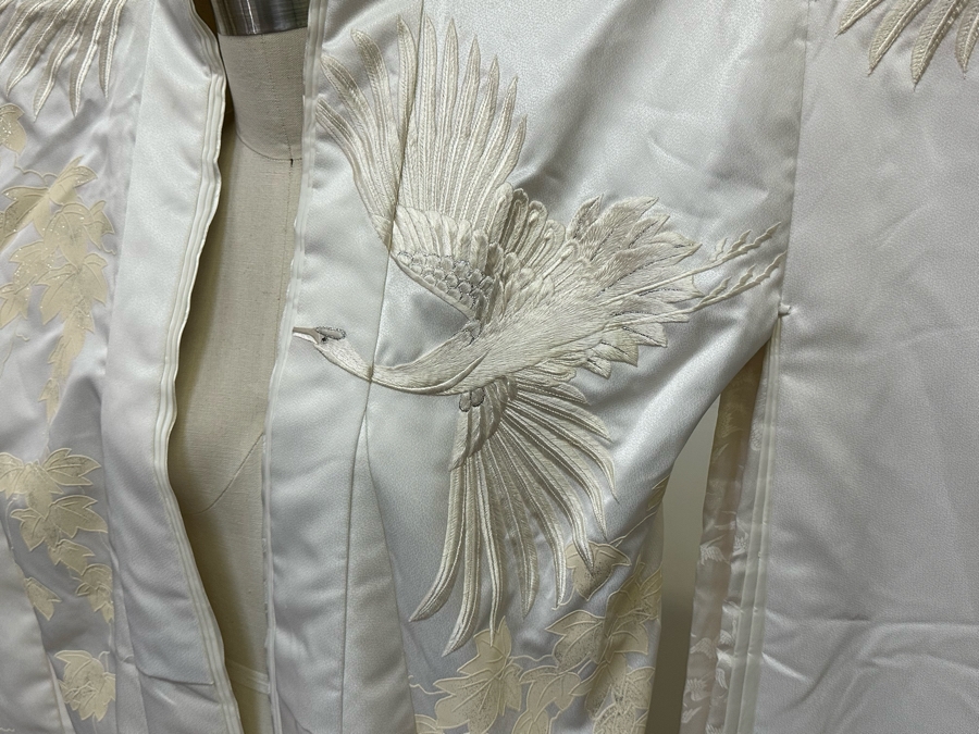Stunning Vintage White & Gold Brocade Hand Embroidered Japanese Stork Wedding Kimono 52W X 77L [Photo 6]