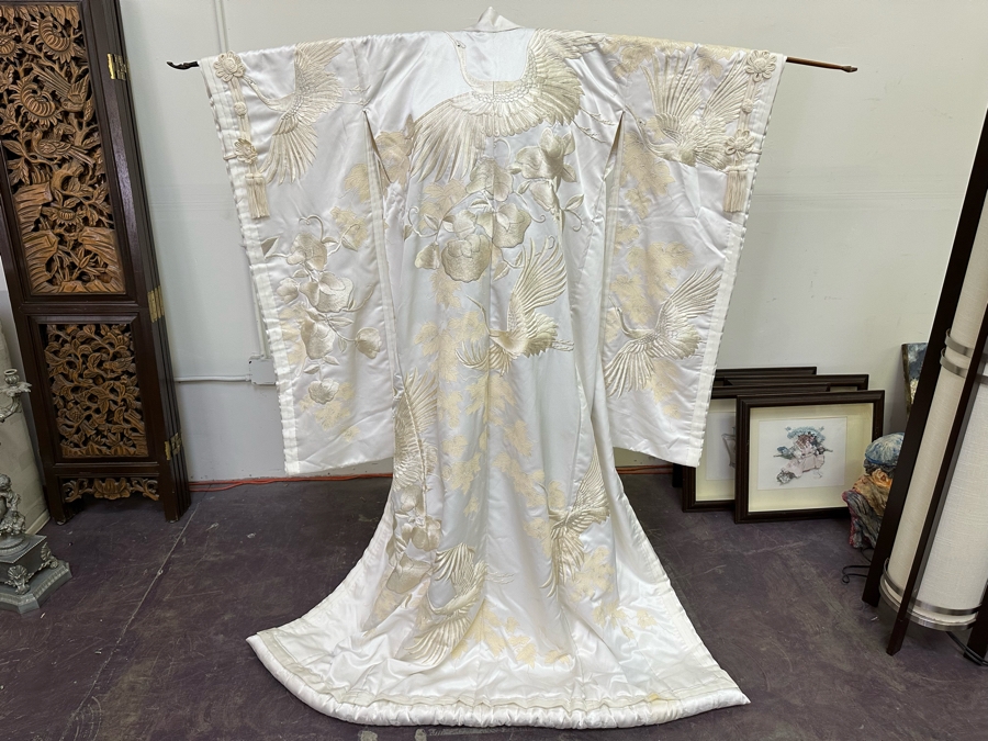 Stunning Vintage White & Gold Brocade Hand Embroidered Japanese Stork Wedding Kimono 52W X 77L [Photo 13]