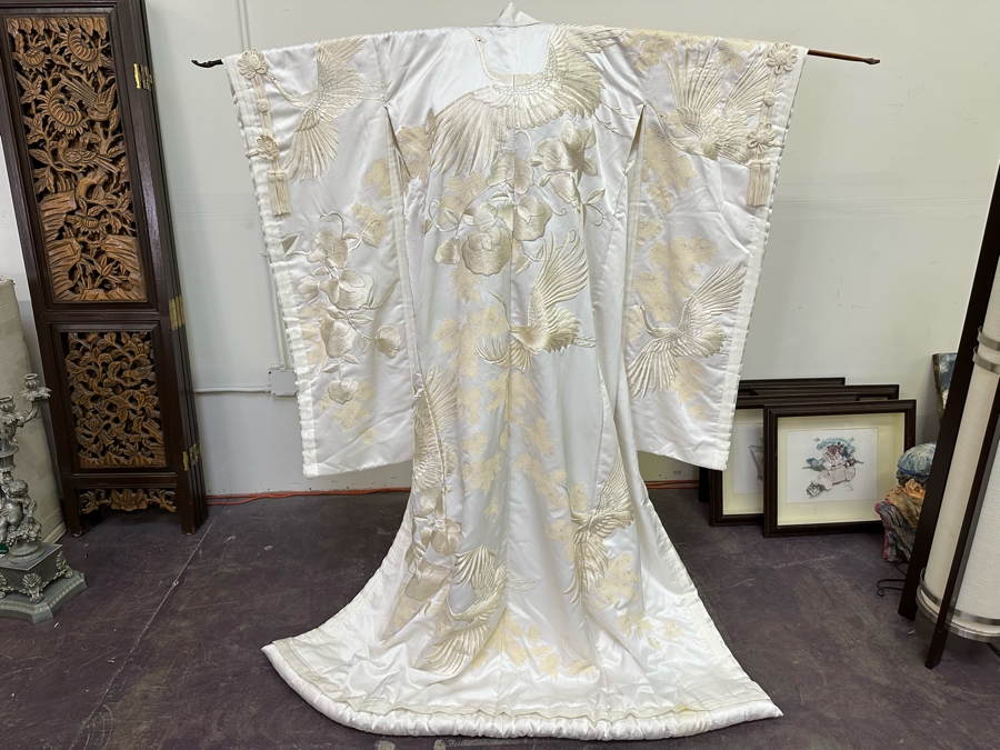 Stunning Vintage White & Gold Brocade Hand Embroidered Japanese Stork Wedding Kimono 52W X 77L [Photo 12]