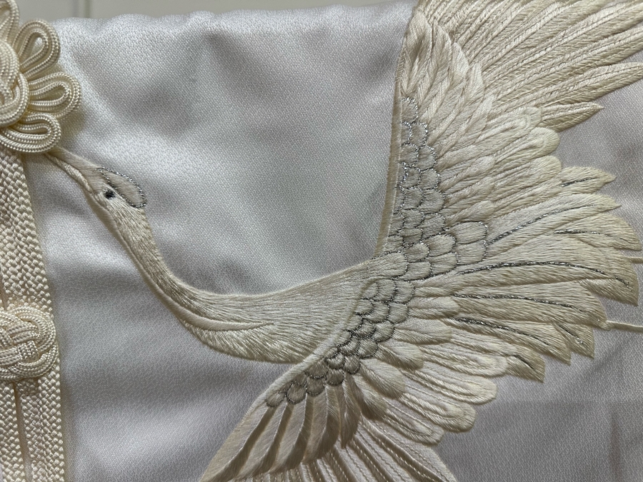 Stunning Vintage White & Gold Brocade Hand Embroidered Japanese Stork Wedding Kimono 52W X 77L [Photo 18]