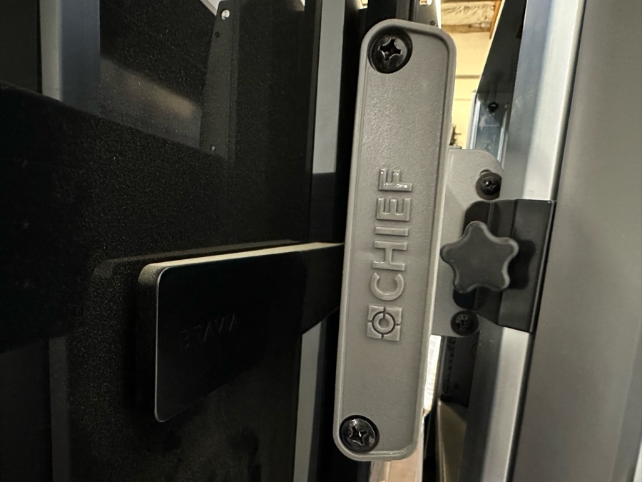 Outdoor Portable TV Stand With Untested TV 57W X 34D X 70H [Photo 4]