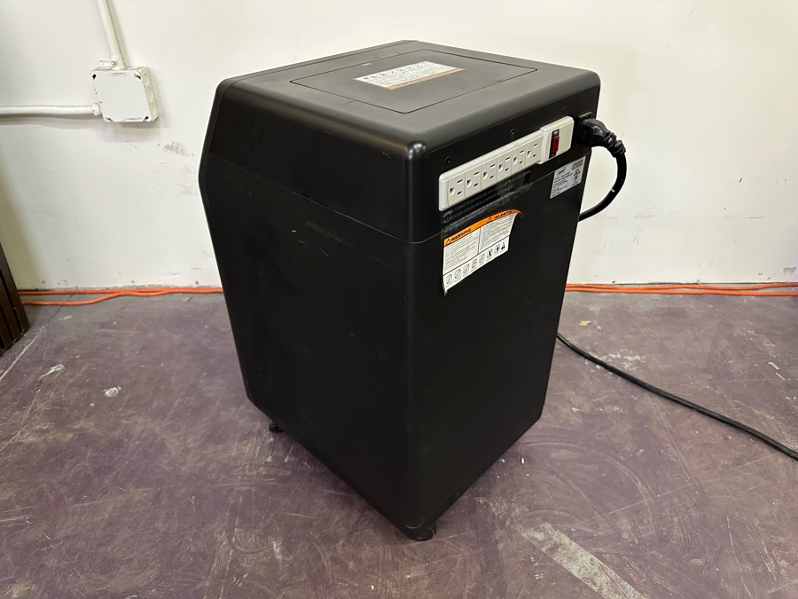 Shredder & Power Strip Model SPL-XC180P Staples [Photo 7]