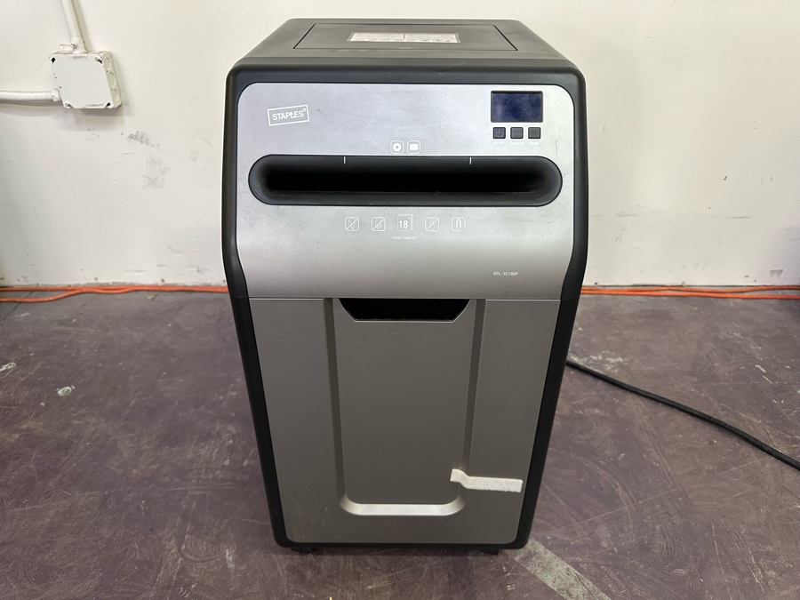 Shredder & Power Strip Model SPL-XC180P Staples [Photo 2]