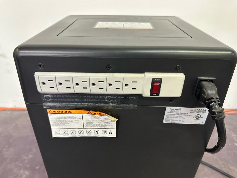 Shredder & Power Strip Model SPL-XC180P Staples [Photo 8]