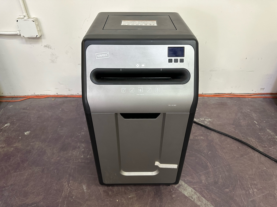 Shredder & Power Strip Model SPL-XC180P Staples [Photo 3]
