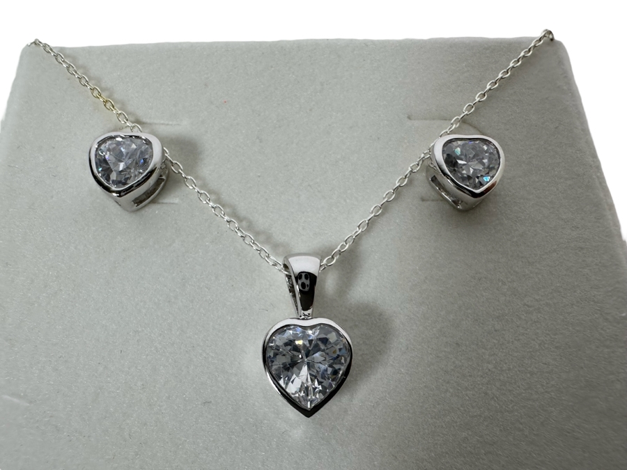 New Sterling Silver Heart Pendant With Sterling Silver Necklace And Matching Earrings