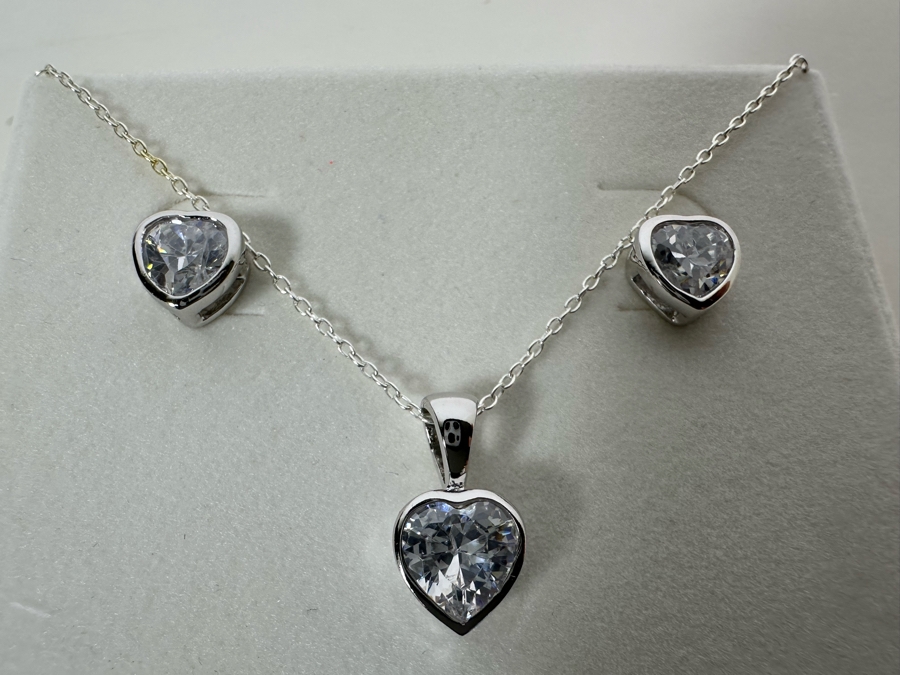 New Sterling Silver Heart Pendant With Sterling Silver Necklace And Matching Earrings [Photo 3]