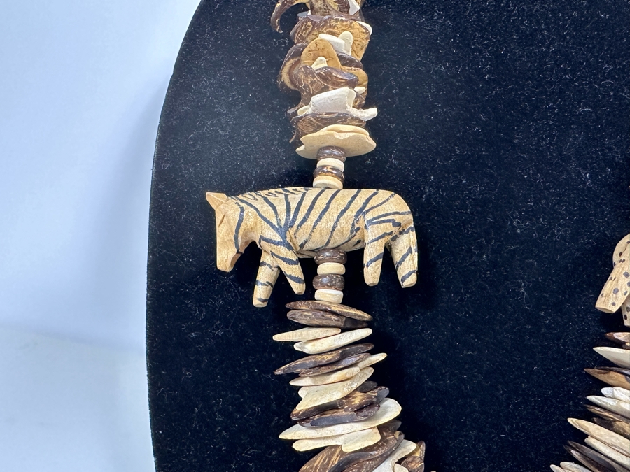 Vintage Ethnic Wooden 30' Animal Necklace [Photo 4]