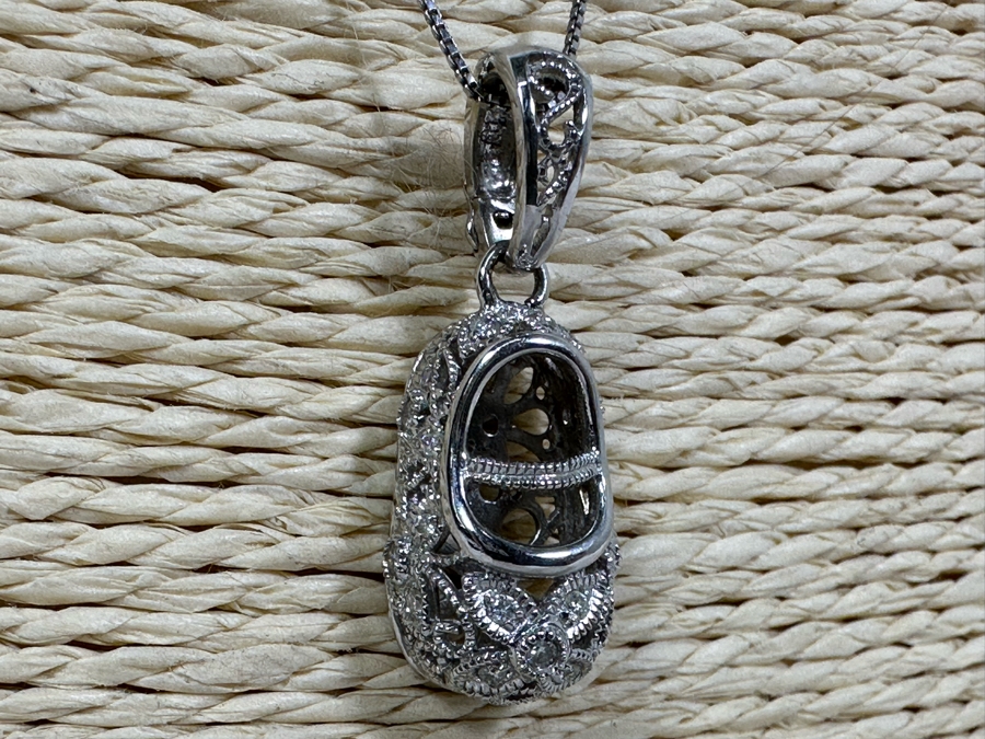 14K Gold With Diamonds Baby Shoe Pendant With 14K Gold 20' Necklace 6.7g [Photo 5]