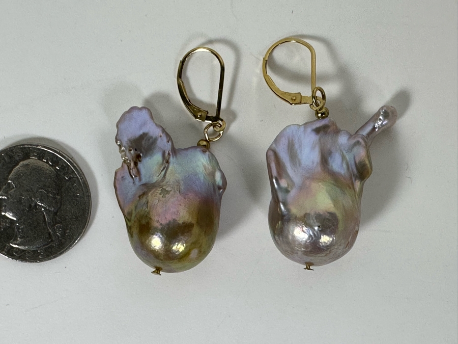 Pair Of Large Pearl Earrings [Photo 8]