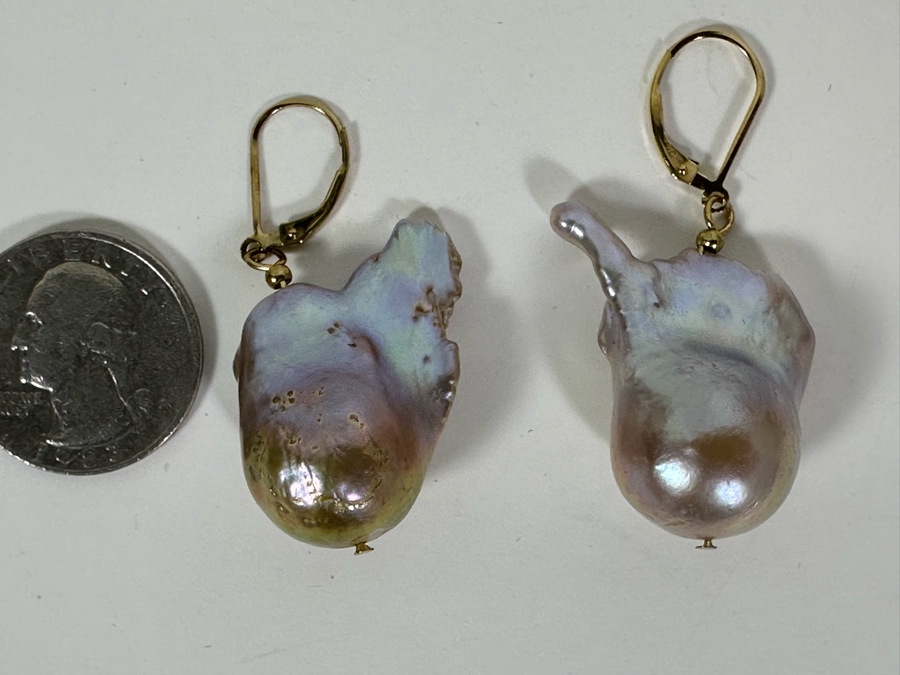 Pair Of Large Pearl Earrings [Photo 6]