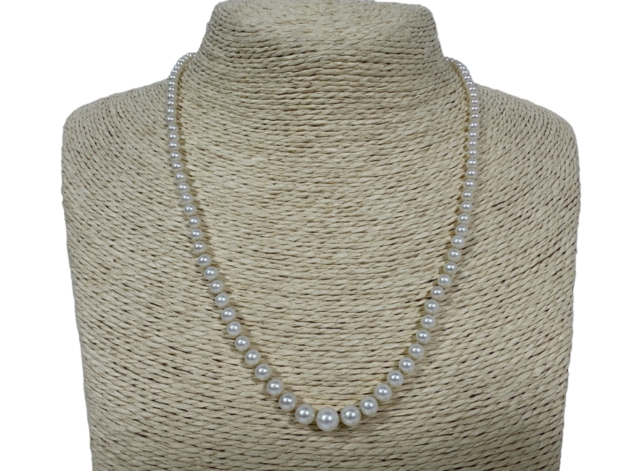 18' Graduated Pearl Necklace With 14K Gold Clasp [Photo 1]