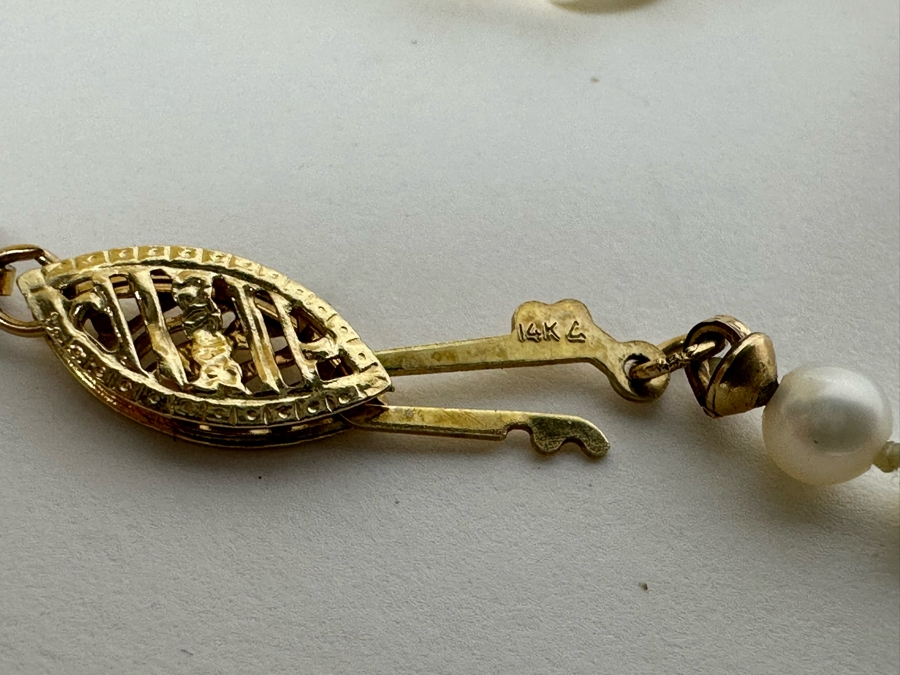 18' Graduated Pearl Necklace With 14K Gold Clasp [Photo 7]