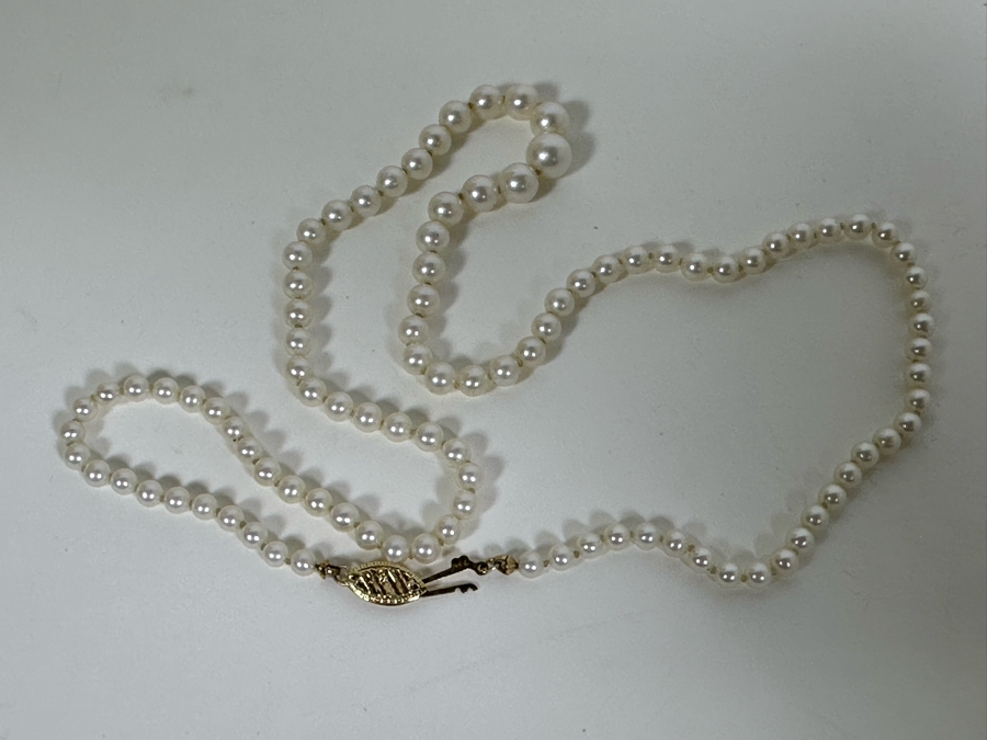 18' Graduated Pearl Necklace With 14K Gold Clasp [Photo 9]