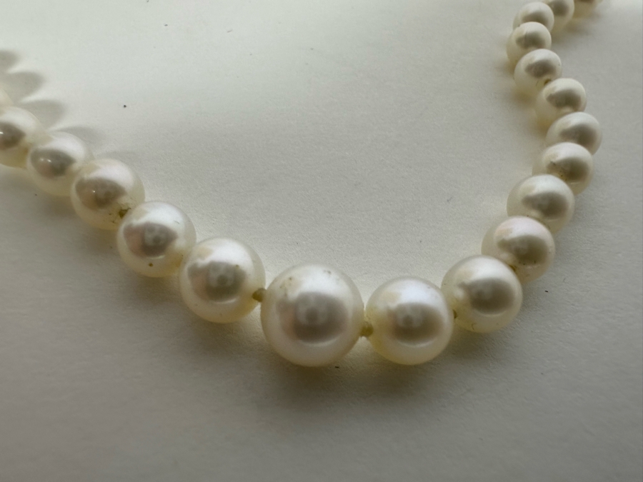 18' Graduated Pearl Necklace With 14K Gold Clasp [Photo 5]