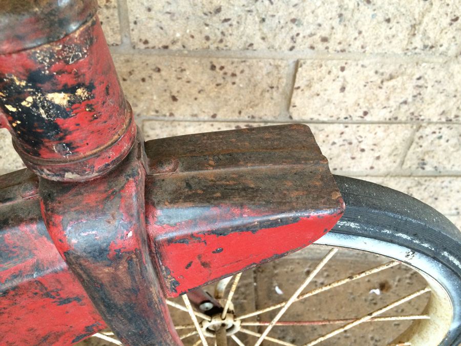 Vintage Red Tricycle [Photo 5]