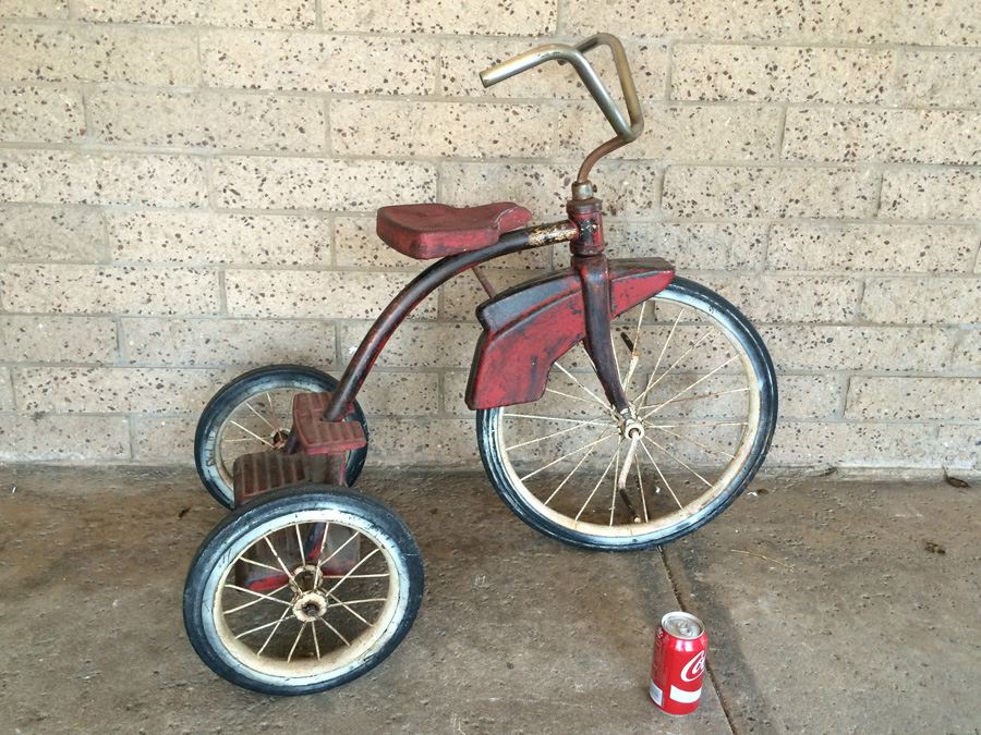 Vintage Red Tricycle [Photo 1]