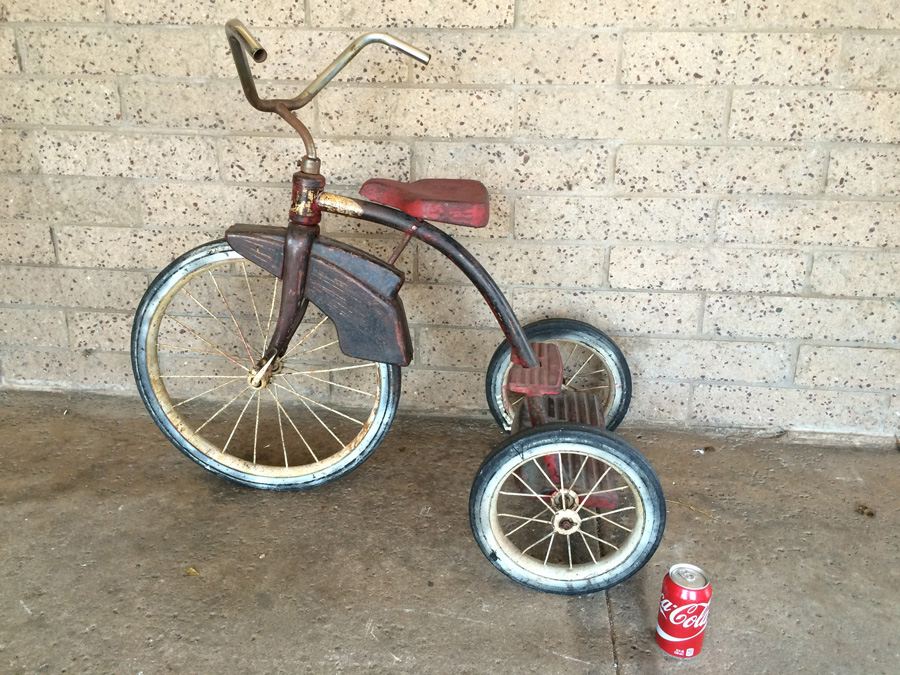 Vintage Red Tricycle [Photo 14]