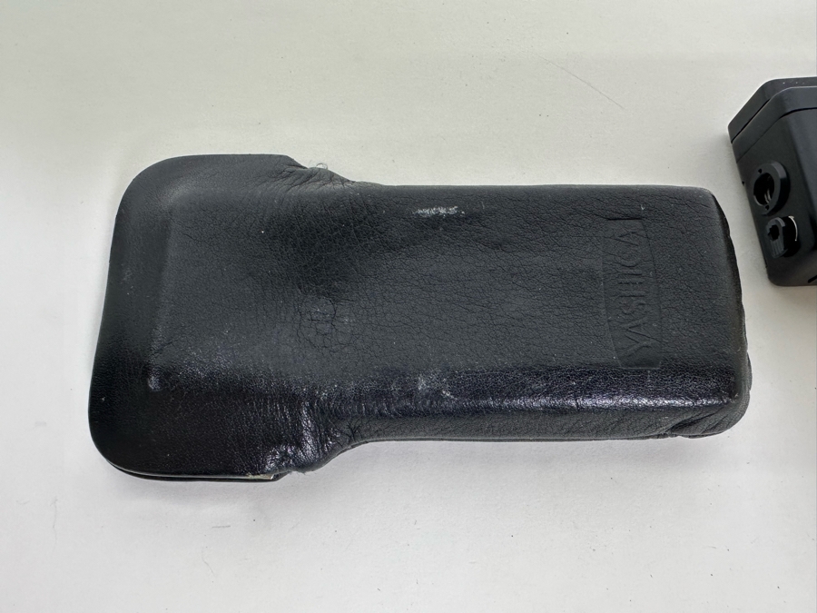 Vintage Yashica Atoron Electro Camera [Photo 10]