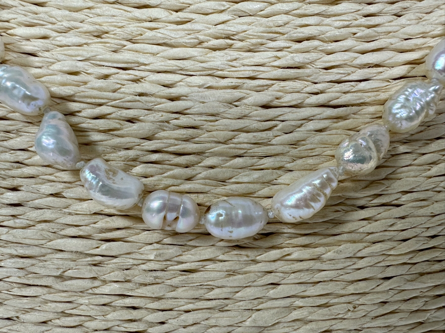 19' Pearl Necklace With 14K Gold Clasp [Photo 6]