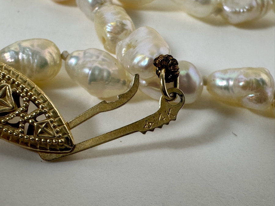 19' Pearl Necklace With 14K Gold Clasp [Photo 10]