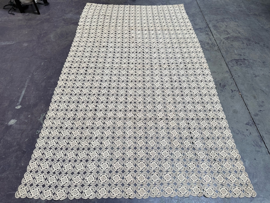 Handmade Crochet Lace Tablecloth 52 X 86 [Photo 3]