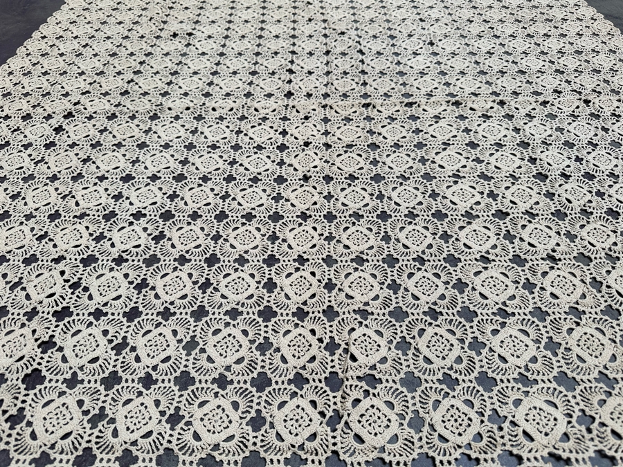 Handmade Crochet Lace Tablecloth 52 X 86 [Photo 4]