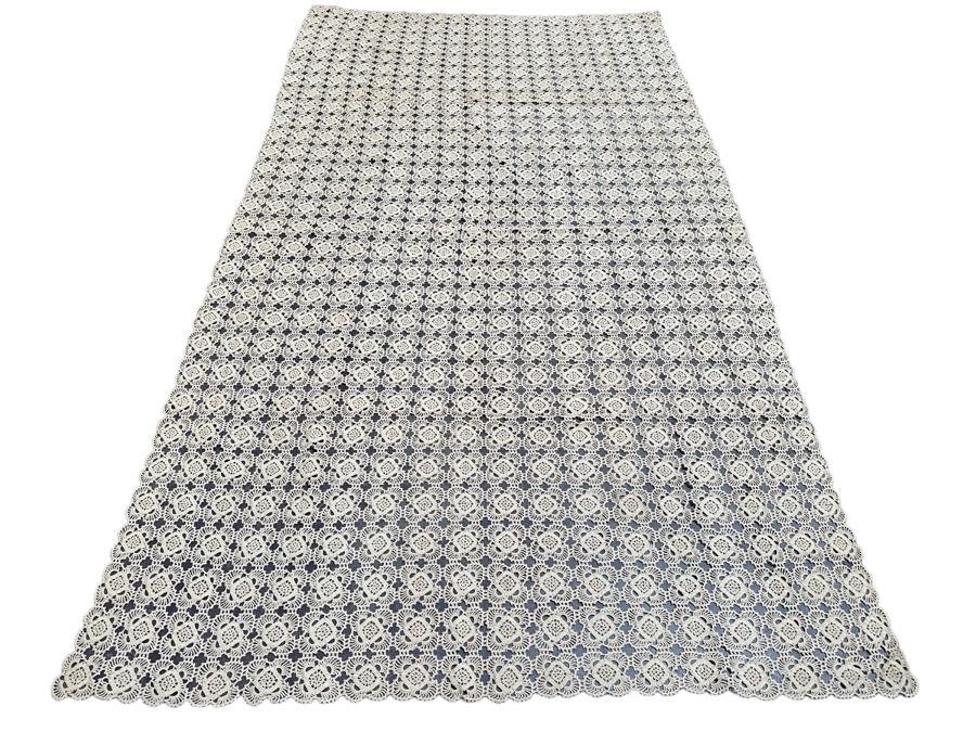 Handmade Crochet Lace Tablecloth 52 X 86 [Photo 1]
